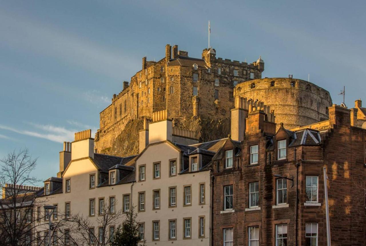 Altido Unique & Stylish Grassmarket Apt - Close To Castle Edimburgo Quarto foto